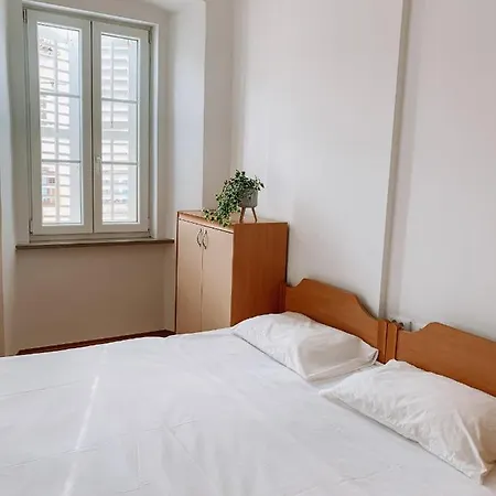 Ema - Old Town With Free Parking Apartment *