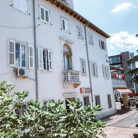 Ema - Old Town With Free Parking